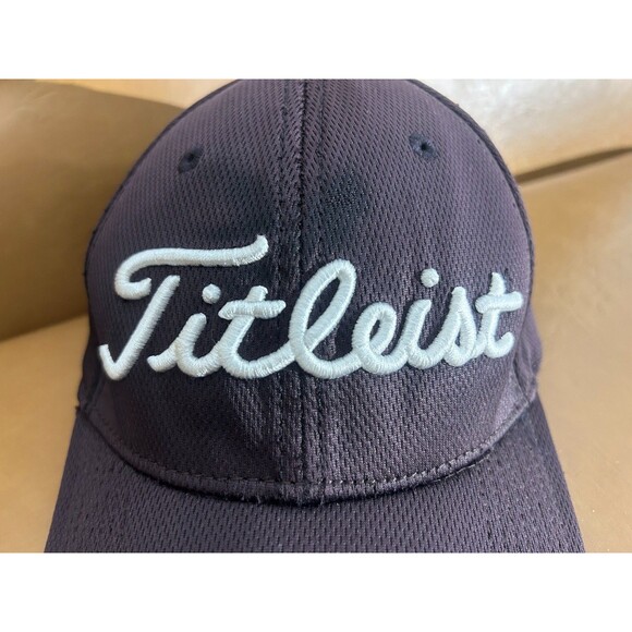 New Era Titleist Golf Cap Mens M/L Navy Embroidered Logo‎ Tour Performance Hat - Picture 2 of 13